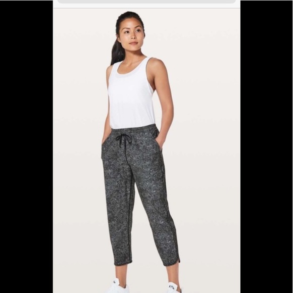 lululemon athletica Pants - Lululemon Keep It Classic Crop
